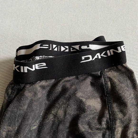 Dakine Under Layer Real Tree - Picture 3 of 3